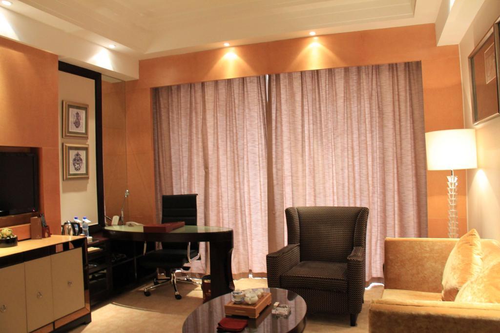 Weifang Ramada Plaza Hotel Habitación foto